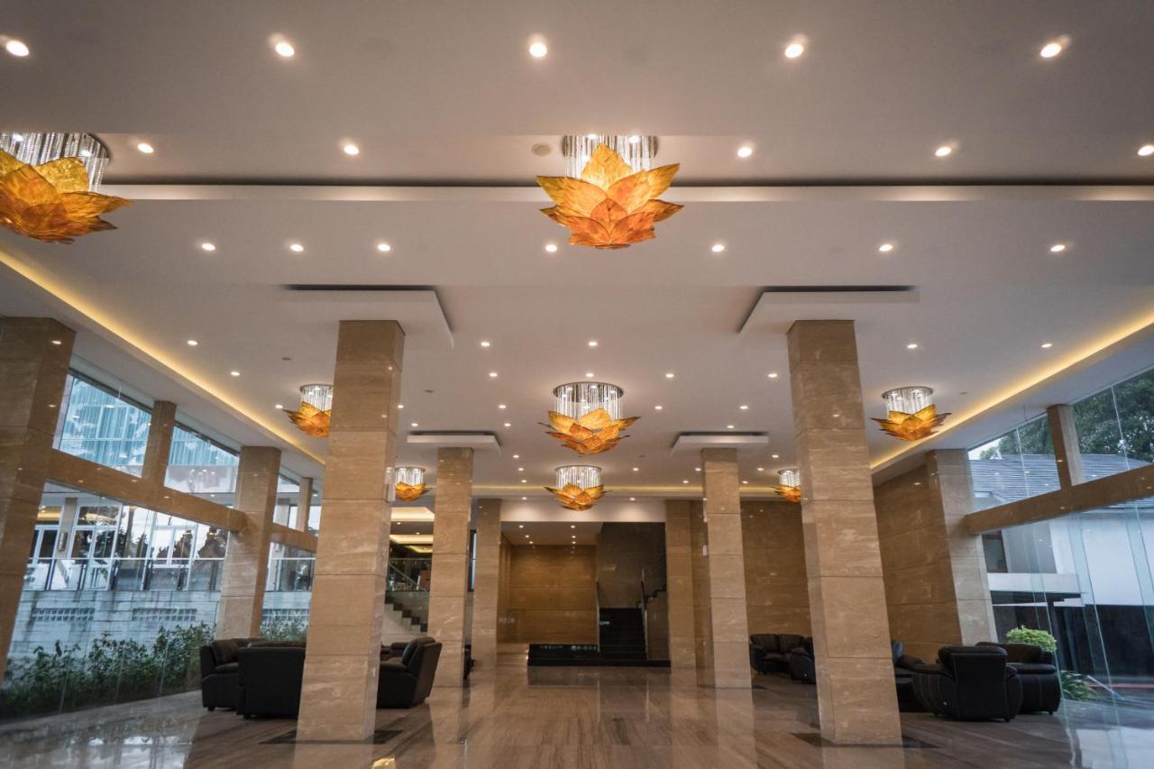 Novena Hotel Bandung Lembang Exterior photo